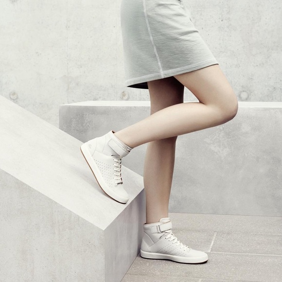 LACOSTE Women’s Tamora high top | off white sneakers| Size 8.5 - Picture 2 of 9